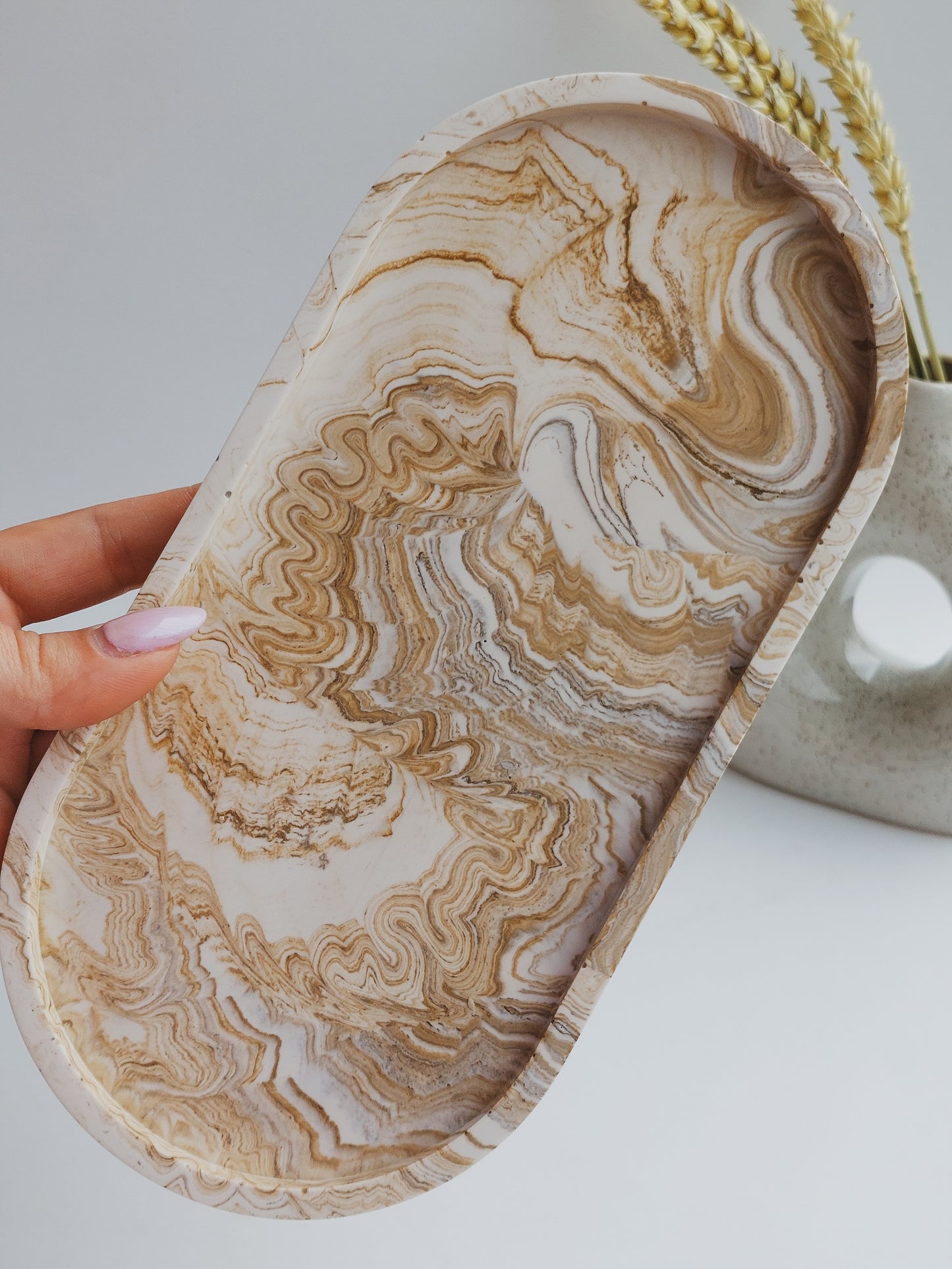 Base oval
