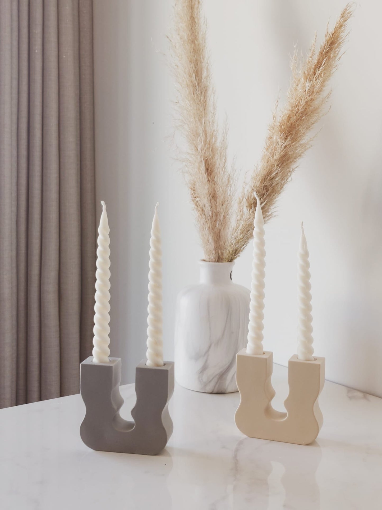 Castiçal com velas em espiral